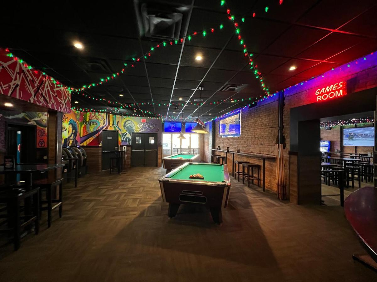 Commercial Hotel Едмънтън Екстериор снимка