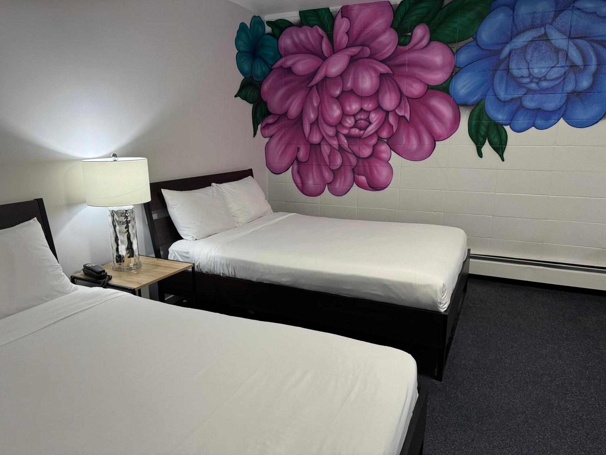 Commercial Hotel Едмънтън Екстериор снимка