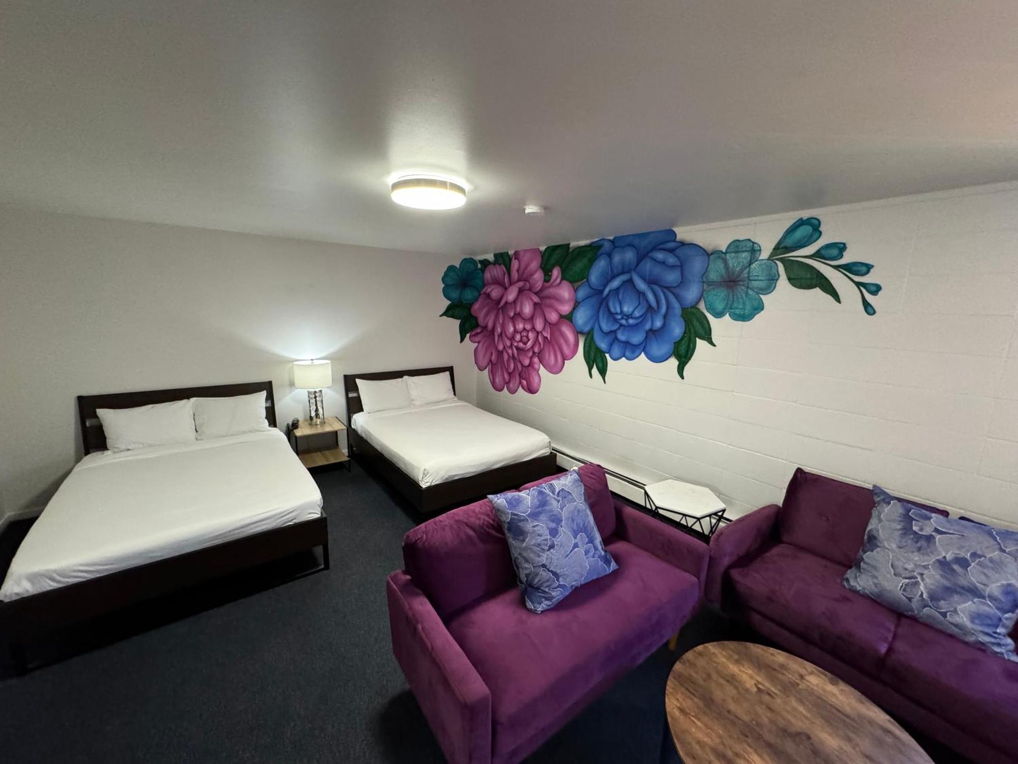 Commercial Hotel Едмънтън Екстериор снимка