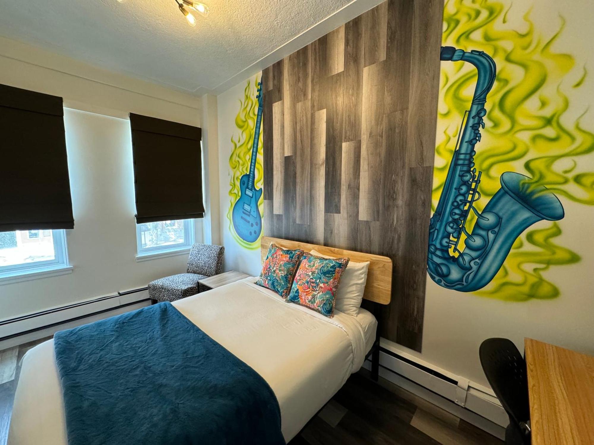 Commercial Hotel Едмънтън Екстериор снимка