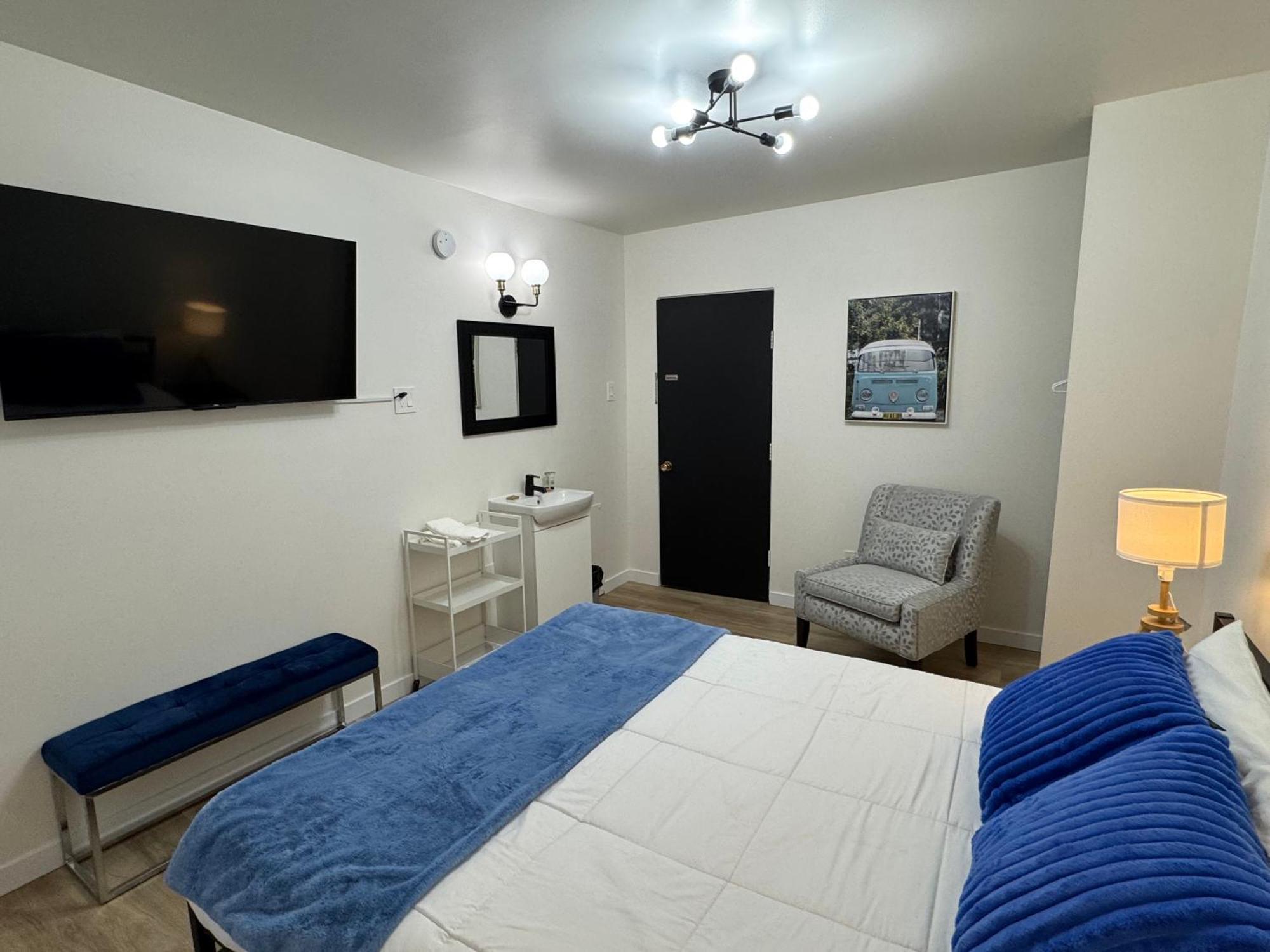 Commercial Hotel Едмънтън Екстериор снимка